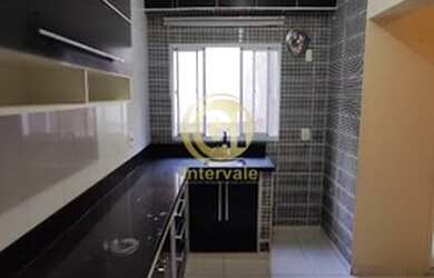 Imagem: A casa possui 3 Dormitórios, 2 Banheiros, 4 Vagas na garagem