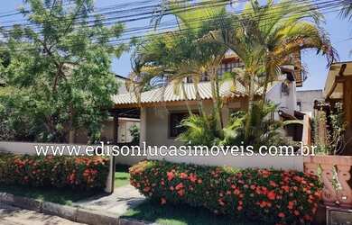 Imagem: A casa em condomínio possui 5 Dormitórios, 3 Banheiros, 3