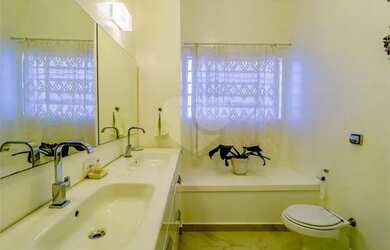 Imagem 9: Jardim Europa. Ar-condicionado, Guarda roupa, 200m² de Áreae2 Vagas...