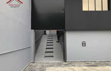 Imagem: O depósito possui 5 Vagas na garagem, 290m² de Área e está