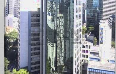 Imagem: O depósito possui 4 Vagas na garagem e 242m² de Área e está