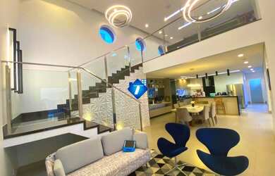 Imagem: A casa em condomínio possui 4 Dormitórios, 5 Banheiros, 4