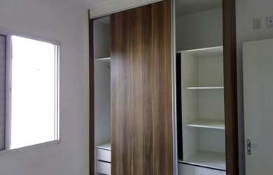 Imagem: O apartamento possui 2 Dormitórios, 1 Banheiro, 1 Vaga na garagem