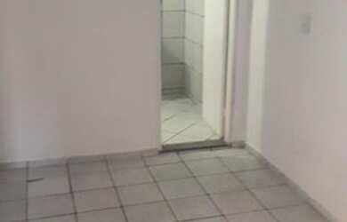 Imagem: A casa possui 1 Dormitório, 1 Banheiro, 45m² de Área e está