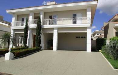 Imagem: A casa em condomínio possui 4 Dormitórios, 5 Banheiros, 5