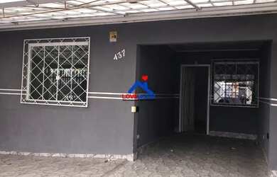 Imagem: A casa possui 1 Dormitório, 1 Banheiro, 1 Vaga na garagem