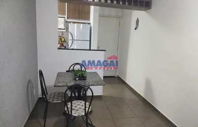 Imagem: O apartamento possui 2 Dormitórios, 1 Banheiro, 1 Vaga na garagem