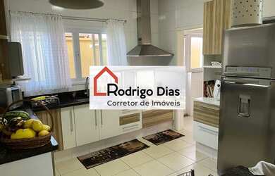 Imagem: A casa em condomínio possui 3 Dormitórios, 4 Banheiros, 5