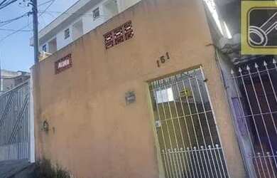 Imagem: A casa possui 1 Dormitório, 1 Banheiro, 30m² de Área e está