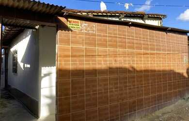 Imagem: A casa possui 2 Dormitórios, 1 Banheiro e está localizado