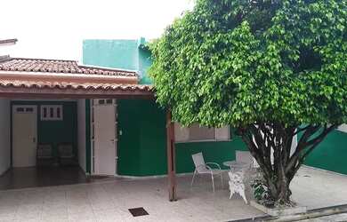 Imagem: A casa em condomínio possui 4 Dormitórios, 3 Banheiros, 3