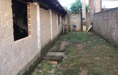 Imagem: A casa possui 2 Dormitórios, 3 Banheiros, 2 Vagas na garagem