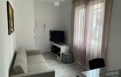 Imagem: O apartamento possui 1 Dormitório, 1 Banheiro, 1 Vaga na garagem