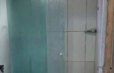 Imagem: A casa possui 2 Dormitórios, 2 Banheiros, 2 Vagas na garagem