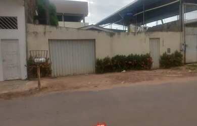 Imagem: A casa possui 1 Dormitório, 1 Banheiro, 1 Vaga na garagem