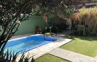 Imagem: A casa em condomínio possui 4 Dormitórios, 5 Banheiros, 2