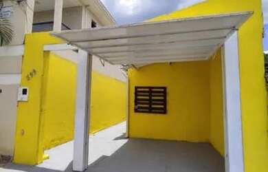 Imagem: A casa possui 1 Dormitório, 1 Banheiro, 1 Vaga na garagem