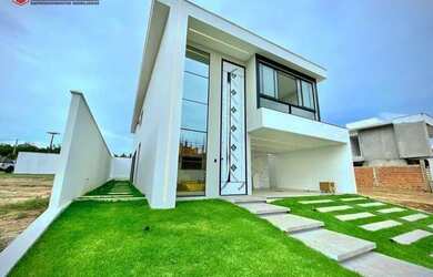 Imagem: A casa em condomínio possui 4 Dormitórios, 5 Banheiros, 2