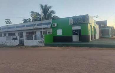 Imagem: A casa possui 3 Dormitórios, 2 Banheiros, 5 Vagas na garagem