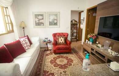 Imagem: A casa possui 2 Dormitórios, 1 Banheiro, 1 Vaga na garagem