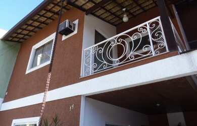 Imagem: A casa em condomínio possui 3 Dormitórios, 3 Banheiros, 2