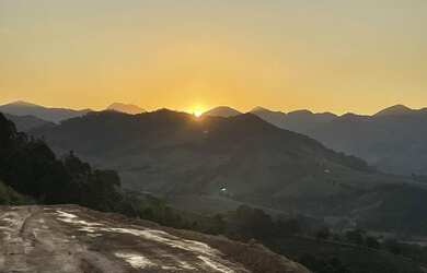 Imagem 16: Excelente terreno com linda vista da pedra do baú com projeto para 4...