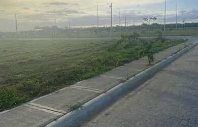 Imagem: O terreno possui 140m² de Área e está localizado em Vivendas