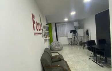 Imagem: O depósito possui 1 Vaga na garagem, 21m² de Área e está