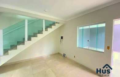 Imagem: A casa possui 2 Dormitórios, 3 Banheiros, 1 Vaga na garagem