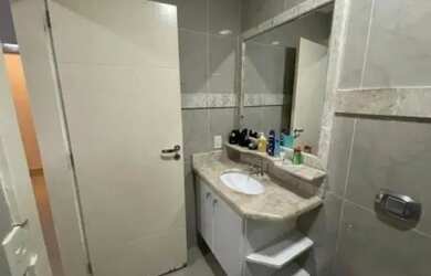 Imagem 7: VENDO ESSA CASA NO FLORES PRÓXIMO AO RESTAURANTE MIRA FLORES