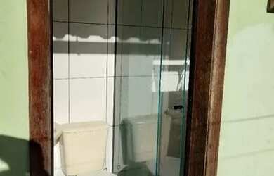 Imagem: A casa em condomínio possui 2 Dormitórios, 3 Banheiros, 2