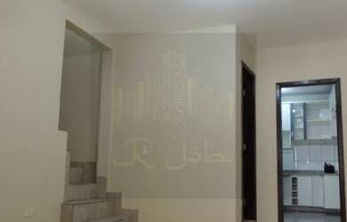 Imagem: A casa possui 3 Dormitórios, 3 Banheiros, 2 Vagas na garagem