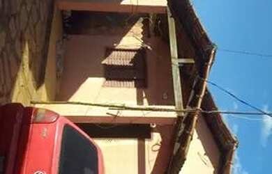 Imagem: A casa em condomínio possui 2 Dormitórios, 1 Banheiro, 3 Vagas