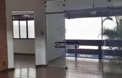 Imagem: A casa possui 3 Dormitórios, 2 Banheiros, 4 Vagas na garagem