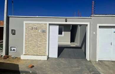 Imagem: A casa possui 2 Dormitórios, 2 Banheiros e está localizado