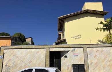 Imagem: A casa possui 3 Dormitórios, 2 Banheiros e está localizado