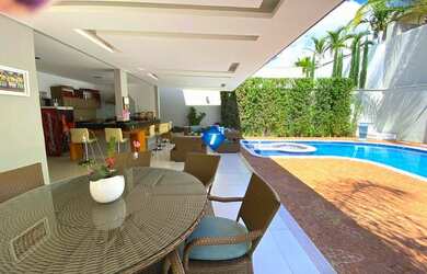 Imagem: A casa em condomínio possui 3 Dormitórios, 5 Banheiros, 4