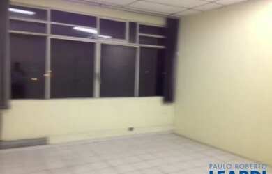 Imagem: O depósito possui 550m² de Área e está localizado em Água