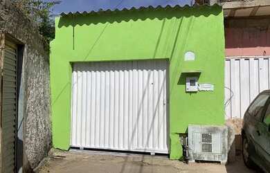 Imagem: A casa possui 2 Dormitórios, 1 Banheiro, 1 Vaga na garagem