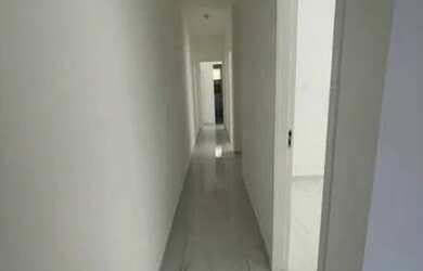 Imagem: A casa possui 2 Dormitórios, 1 Banheiro, 1 Vaga na garagem