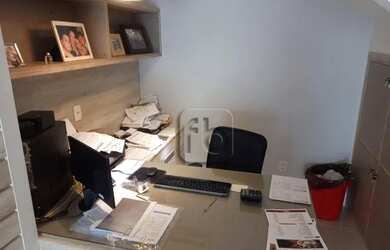 Imagem: A casa possui 5 Dormitórios, 5 Banheiros, 3 Vagas na garagem