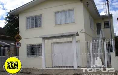 Imagem: A casa possui 3 Dormitórios, 1 Banheiro, 65m² de Área e