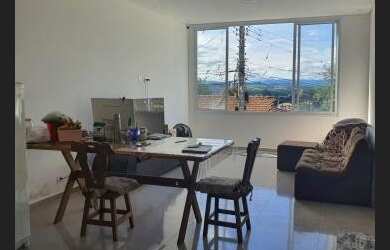 Imagem: A casa possui 3 Dormitórios, 4 Banheiros, 2 Vagas na garagem