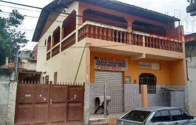 Imagem: A casa possui 2 Dormitórios, 2 Banheiros, 3 Vagas na garagem