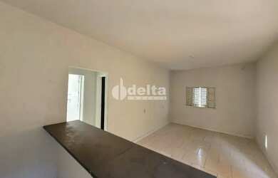 Imagem: A casa possui 2 Dormitórios, 1 Banheiro, 67m² de Área e