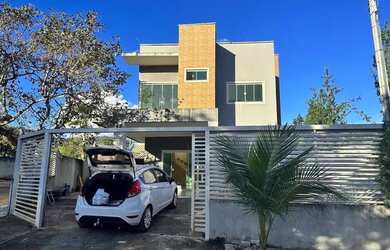 Imagem: A casa em condomínio possui 3 Dormitórios, 3 Banheiros, 2