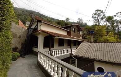 Imagem: A casa possui 2 Dormitórios, 1 Banheiro, 100m² de Área e