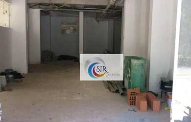 Imagem: O depósito possui 2 Vagas na garagem, 124m² de Área e está