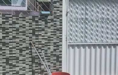 Imagem: A casa possui 2 Dormitórios, 2 Banheiros, 2 Vagas na garagem