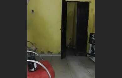 Imagem: A casa possui 2 Dormitórios, 1 Banheiro e está localizado